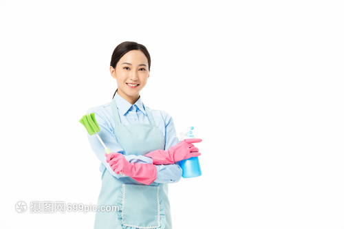 巾幗巧手繪潔凈 記家政服務中的現(xiàn)代清潔“雙姝”